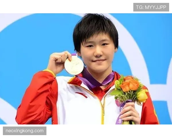 叶诗文训练完直接啃鸡腿？这自律和放纵的切换也太真实了